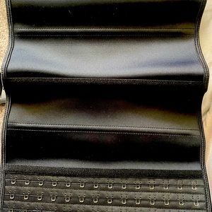 Waist trainer / clincher